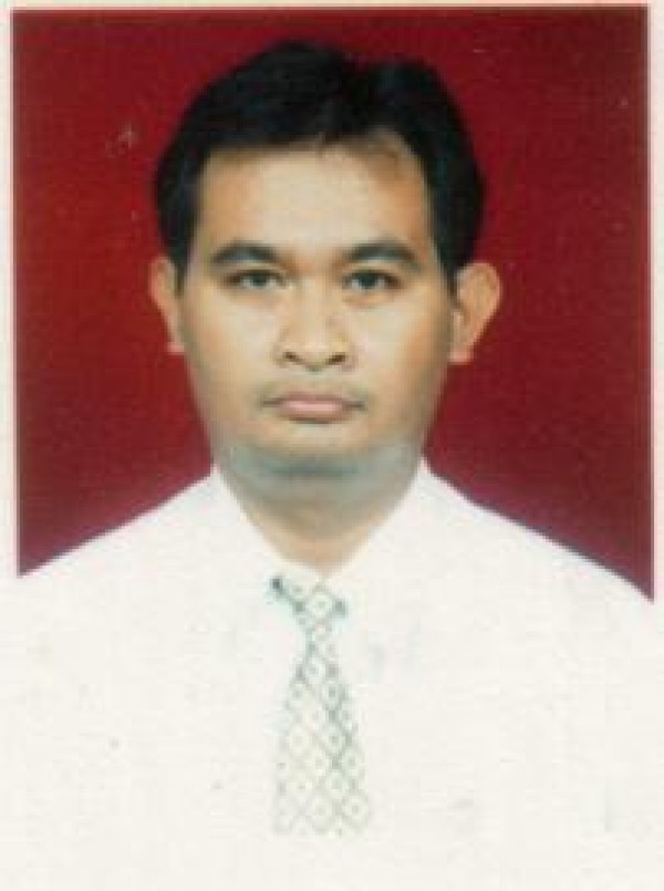 dr. Wowo Nawaksari, Sp. M