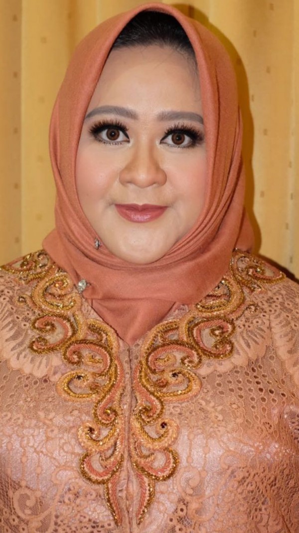 dr. Desti Hendrastuti, Sp.M