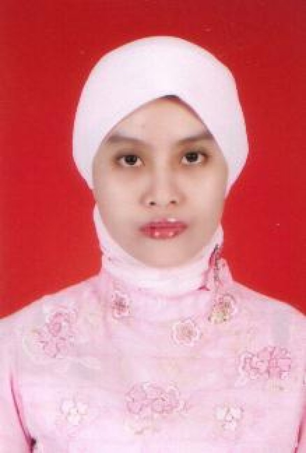 dr. Yulia Fitriani, Sp. M